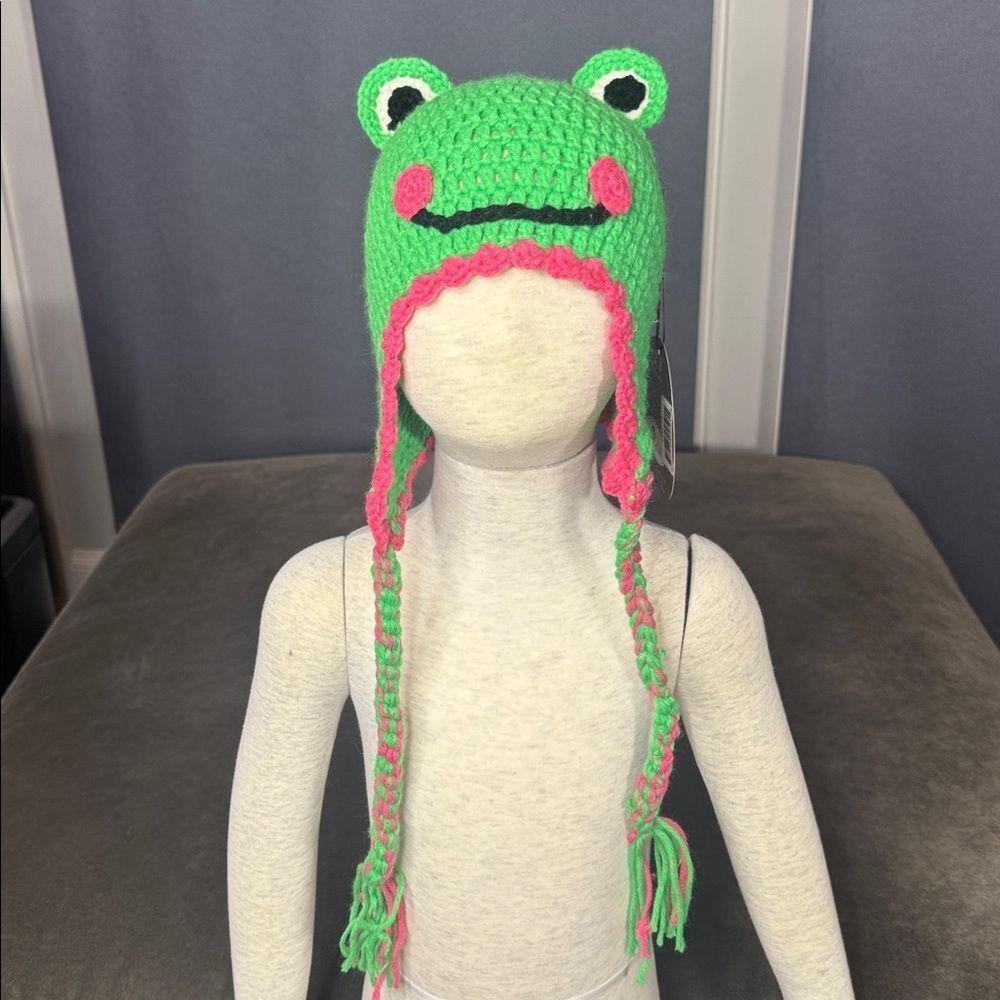 Daisy Baby Kids Crocheted Frog Hat Beanie with Ear Flaps 2-8 years NWT